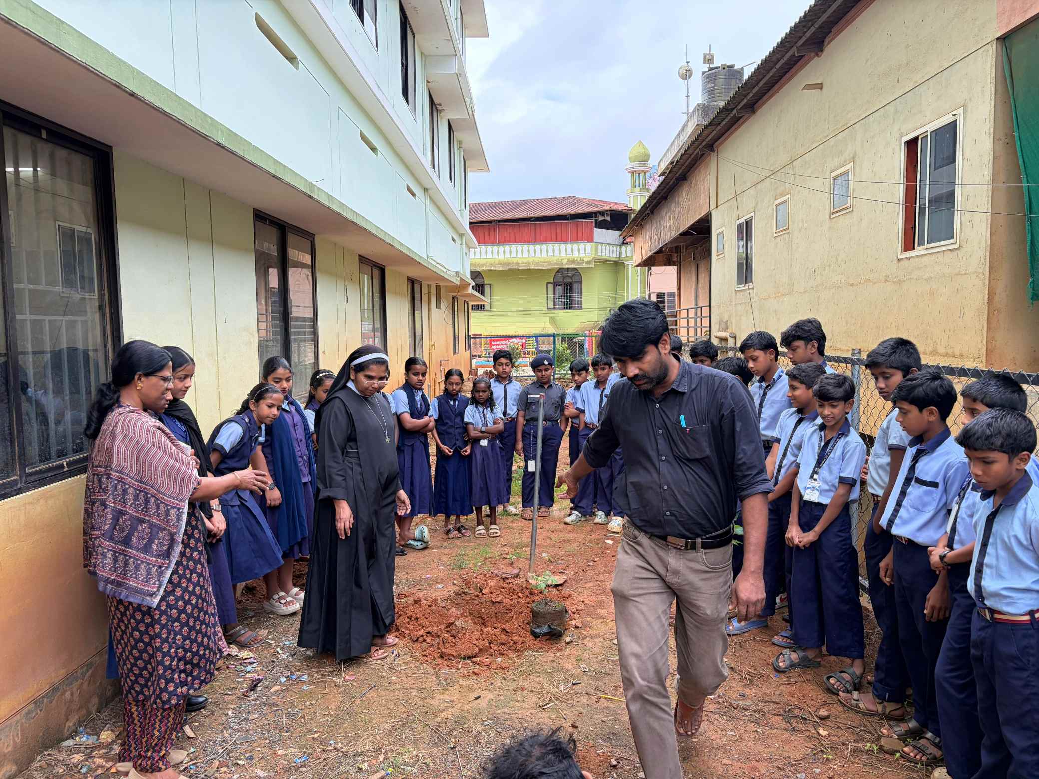 DWARAKA AUP SCHOOL NALLOORNAD